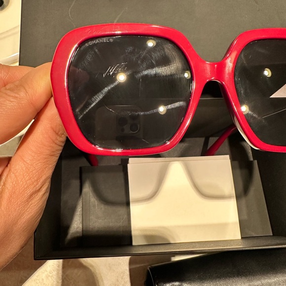 Chanel - Picture 3 of 12